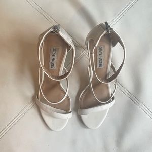 STEVE MADDEN SIZE 7.5 three inch strapy white heels